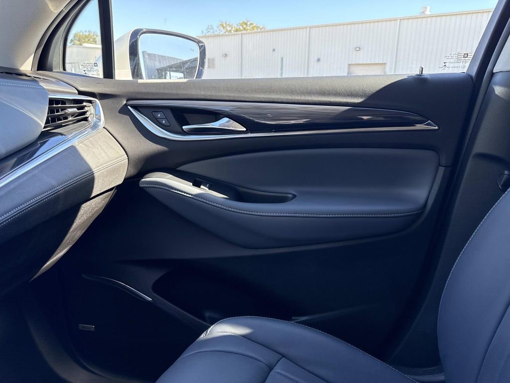 Used 2021 Buick Enclave Essence w/ Sport Touring Edition image 23