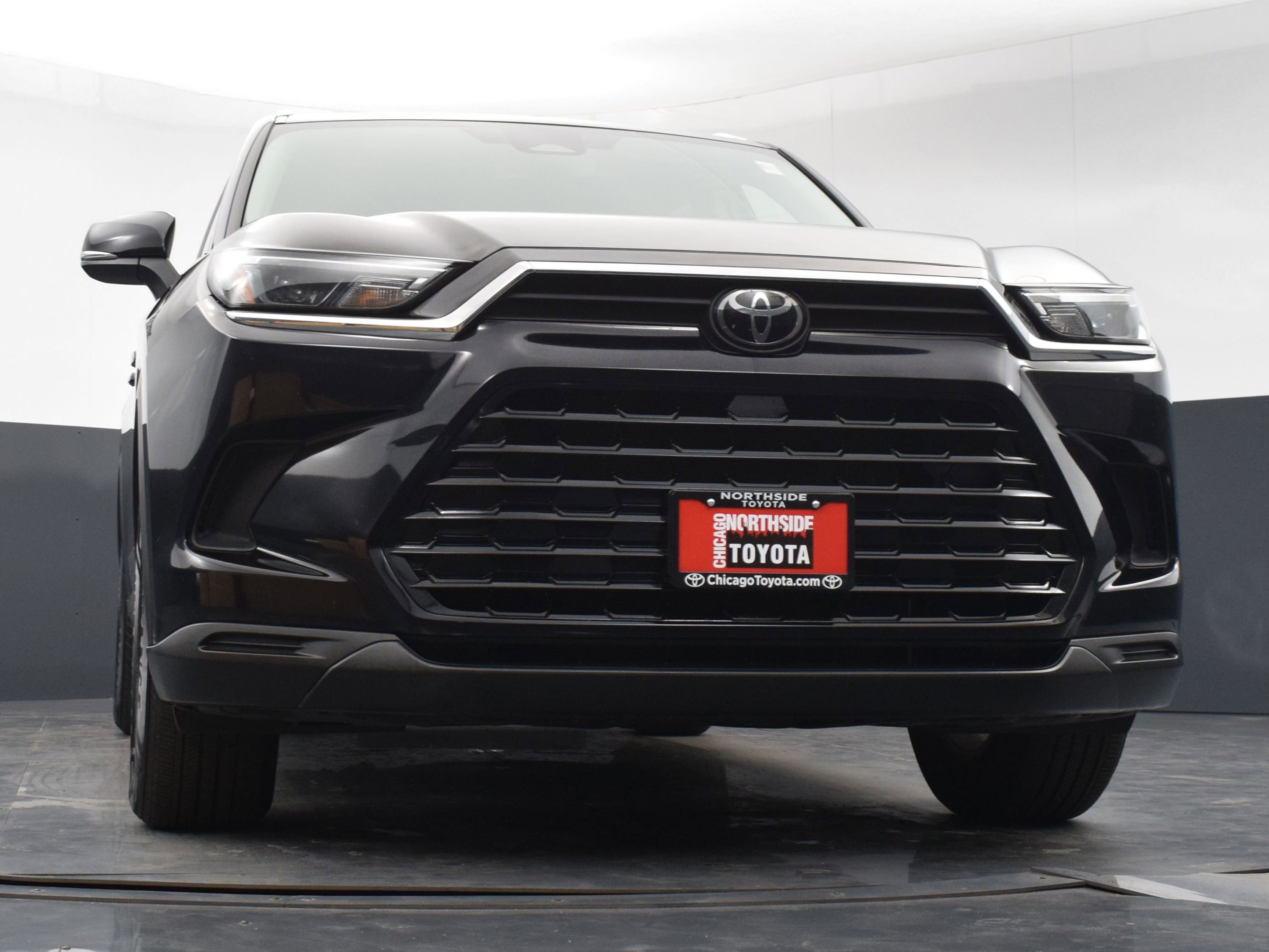 Used 2025 Toyota Grand Highlander AWD image 32