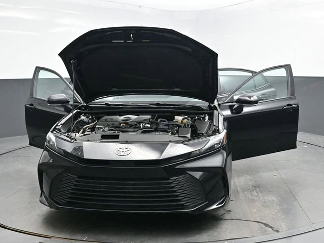 Used 2025 Toyota Camry LE image 41