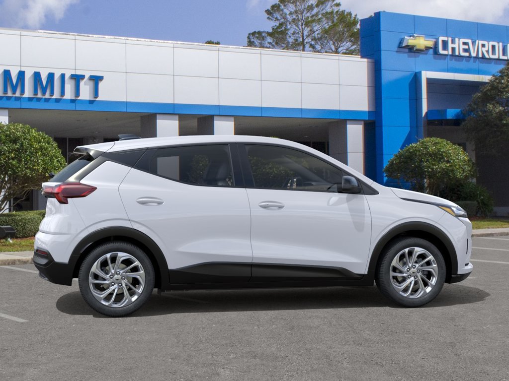 New 2027 Chevrolet Bolt LT FWD image 5