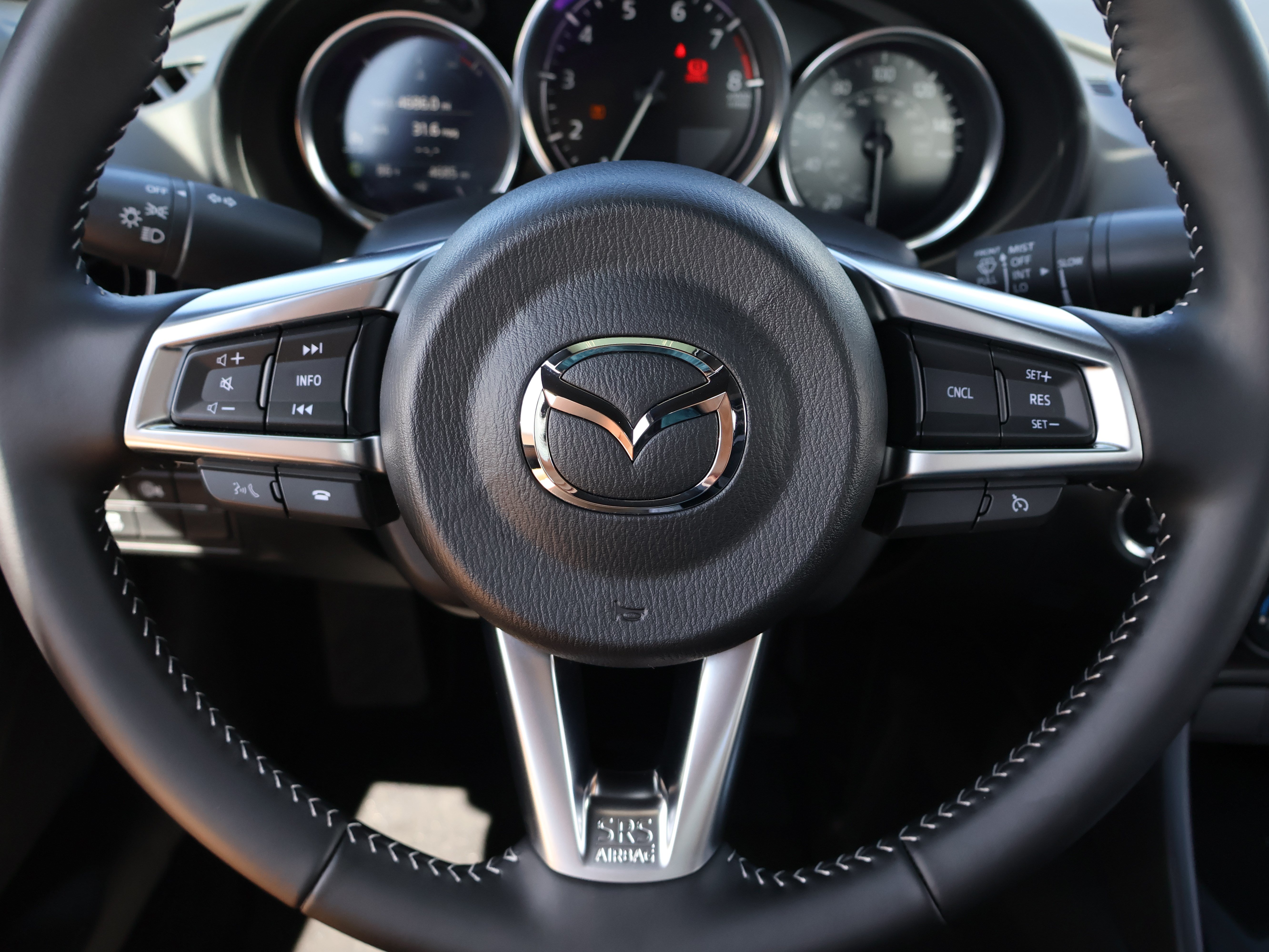 Certified 2025 MAZDA MX-5 Miata Club RWD image 23