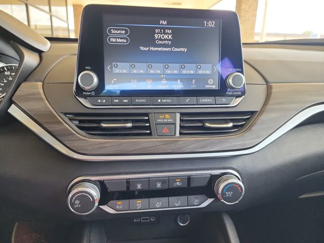 Used 2025 Nissan Altima 2.5 SV FWD image 18