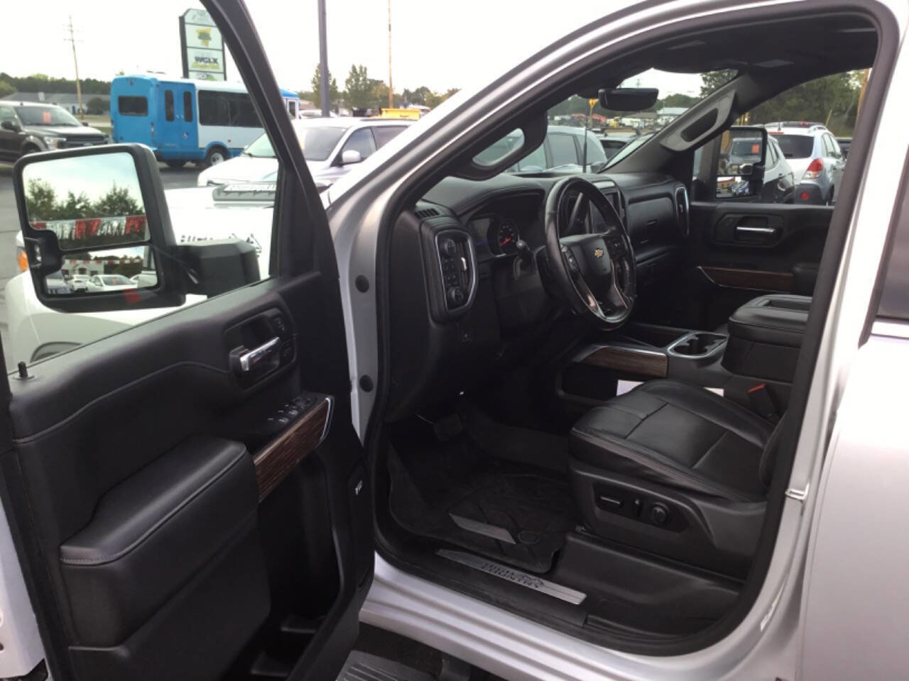 Used 2021 Chevrolet Silverado 2500 High Country image 5