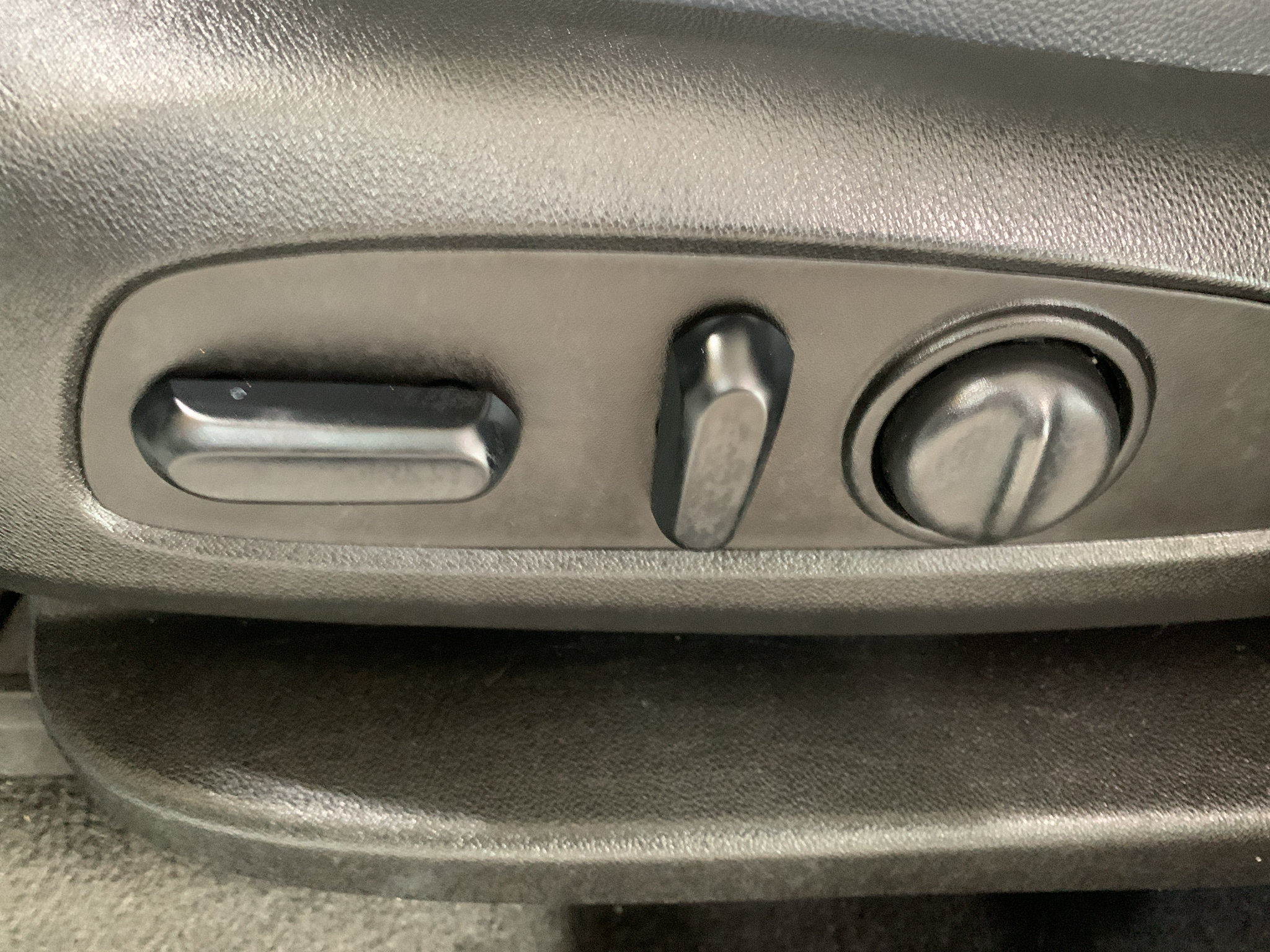 Used 2019 Chevrolet Traverse Premier w/ Driver Confidence II Package FWD image 14