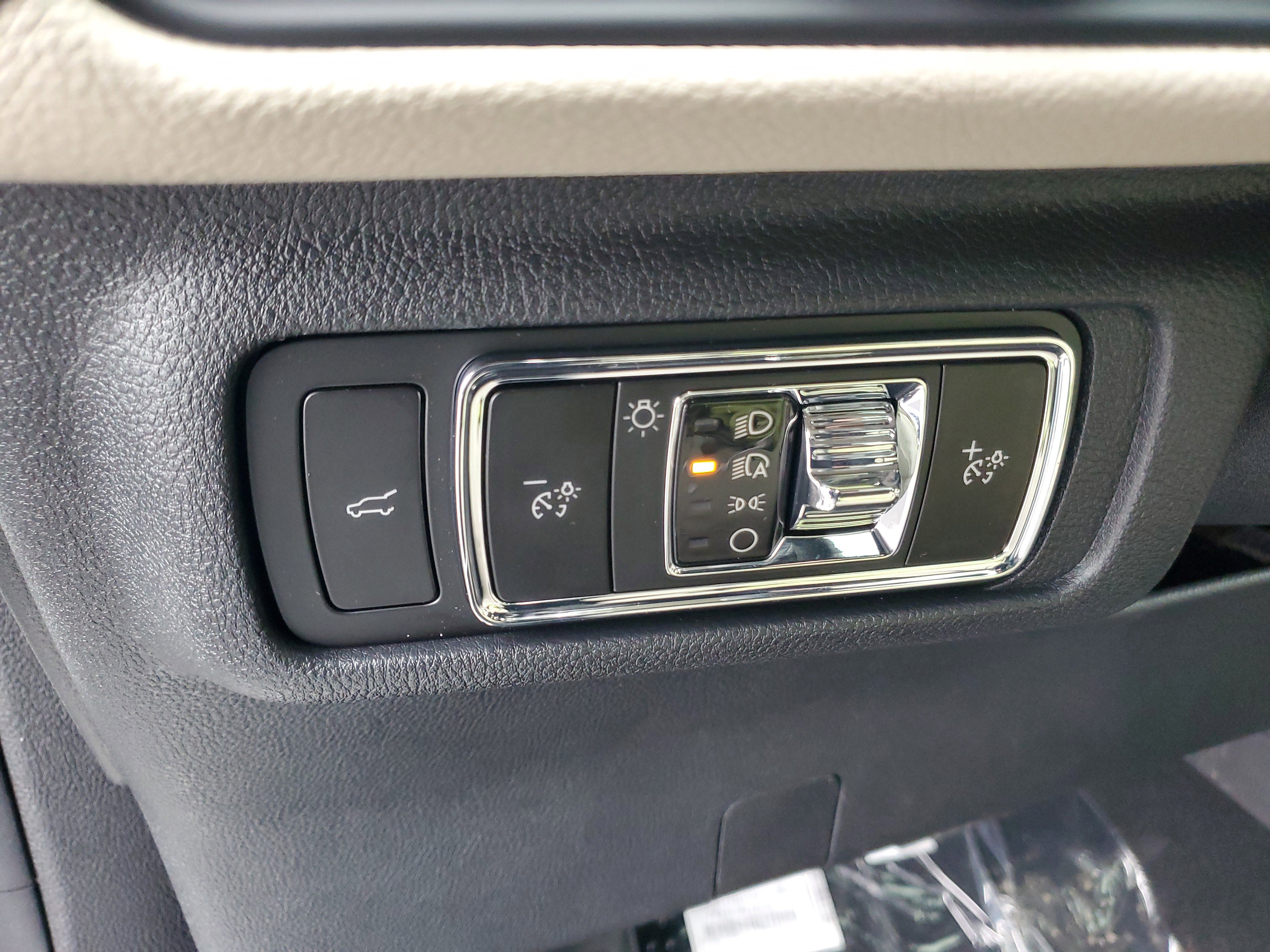 New 2026 Lincoln Corsair Premiere image 14