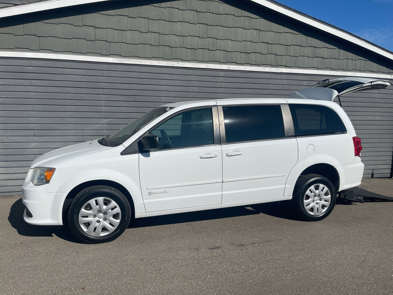 Used 2015 Dodge Grand Caravan SE w/ Quick Order Package 29E SE image 5