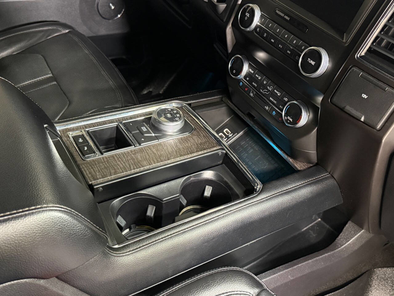 Used 2019 Ford Expedition Limited w/ Equipment Group 302A RWD image 49