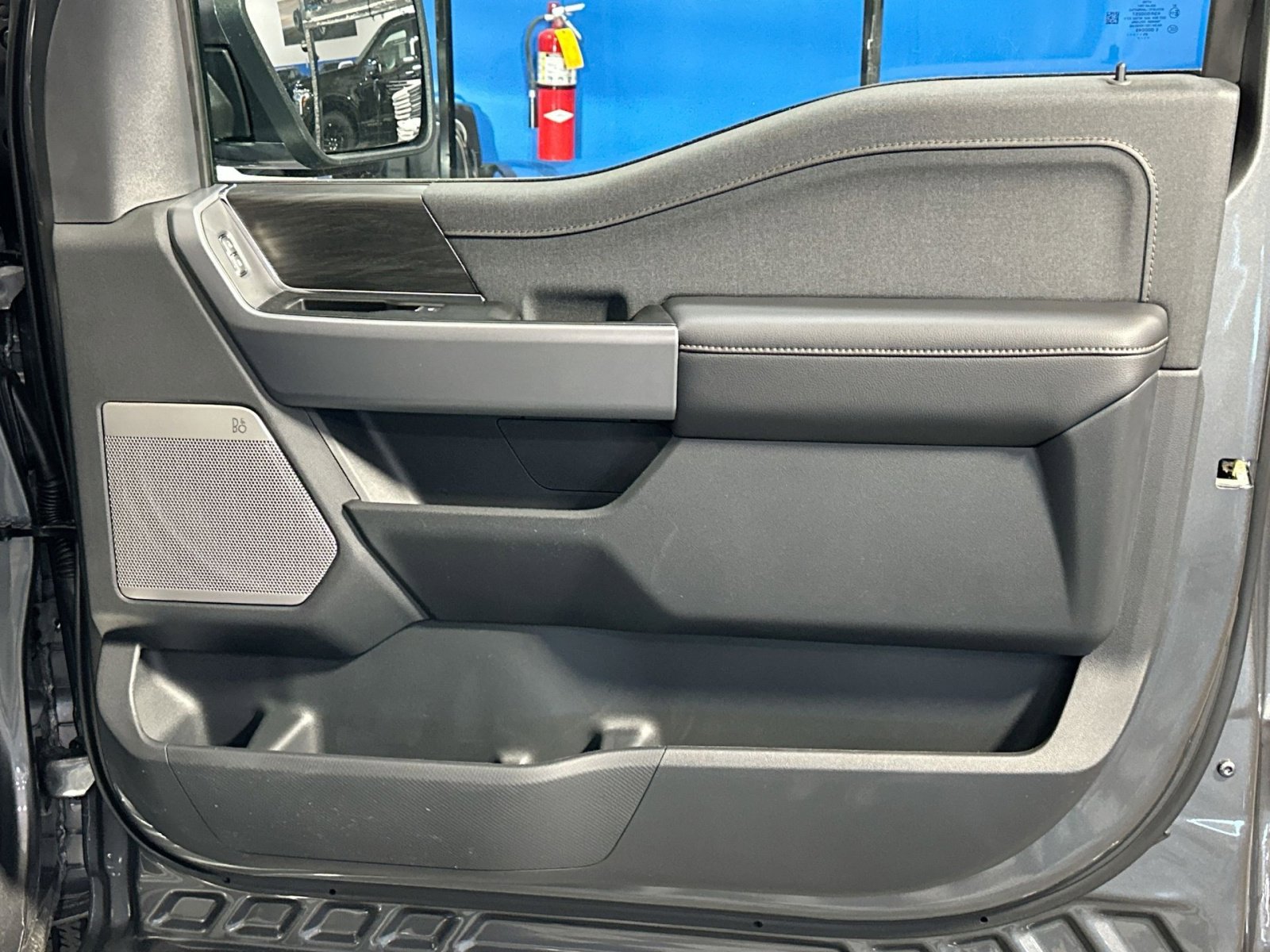 New 2025 Ford F150 Lariat w/ Equipment Group 501A Mid image 37