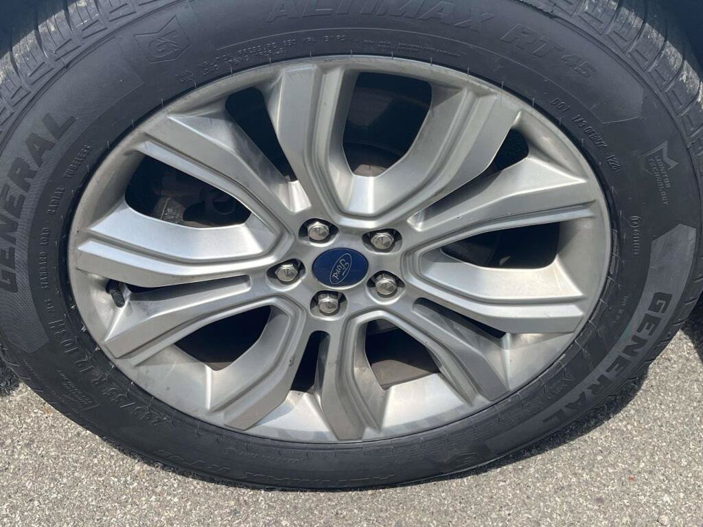 Used 2020 Ford Edge Titanium AWD/4WD image 14