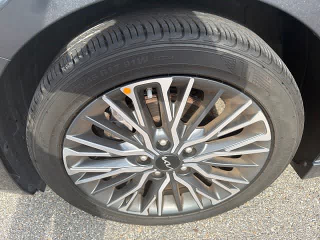 Used 2023 Kia Forte GT-Line w/ GT-Line Technology Package FWD image 9