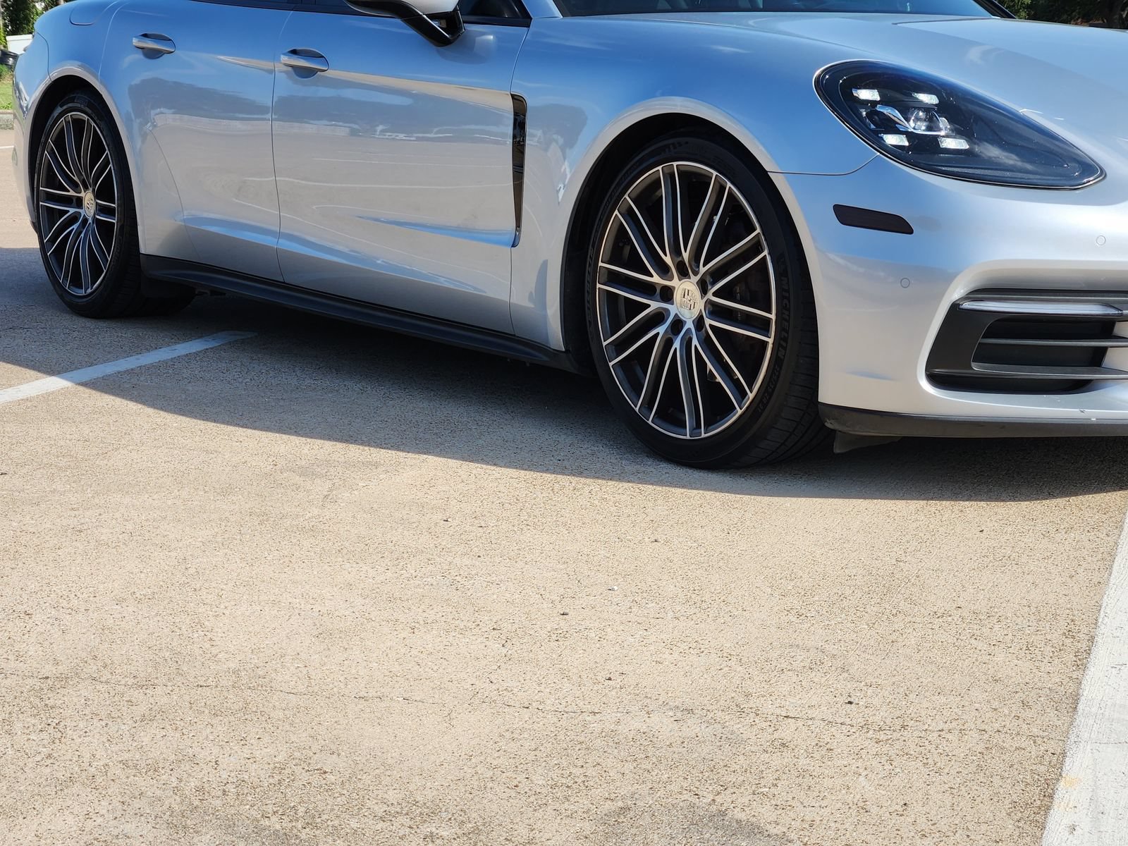 Used 2017 Porsche Panamera 4 AWD/4WD image 11