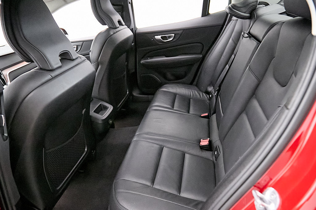 Certified 2024 Volvo S60 B5 Plus AWD/4WD image 21
