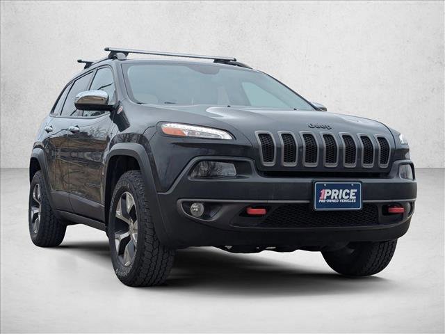 Used 2017 Jeep Cherokee Trailhawk image 3