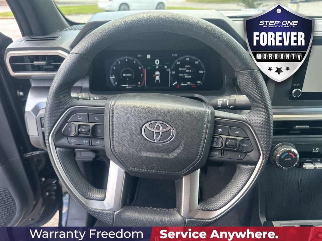 Used 2025 Toyota Tacoma TRD Sport AWD/4WD image 24