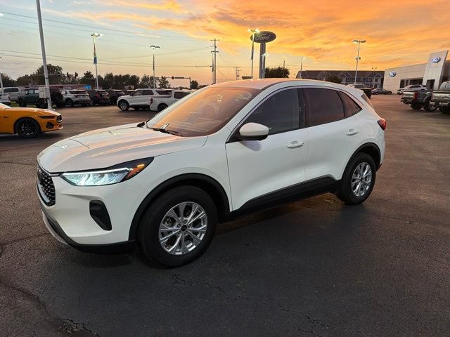 Used 2023 Ford Escape Active w/ Tech Pack #2 AWD/4WD image 5