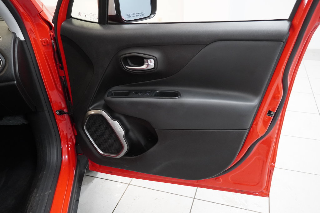 Used 2018 Jeep Renegade Limited AWD/4WD image 26