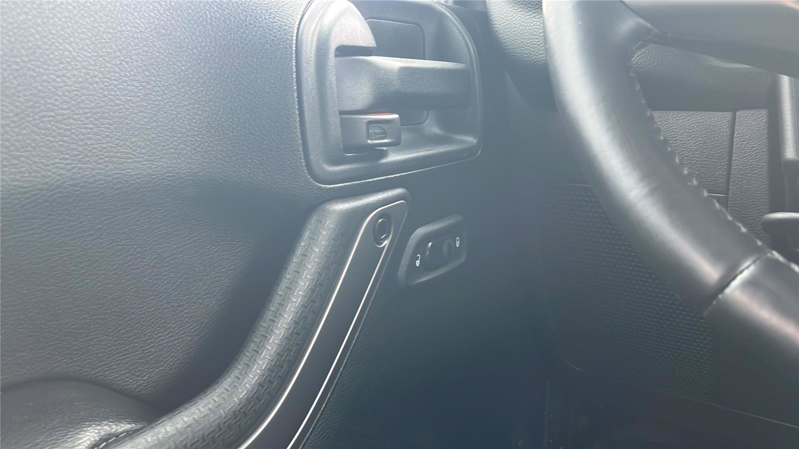 Used 2018 Jeep Wrangler Altitude image 12