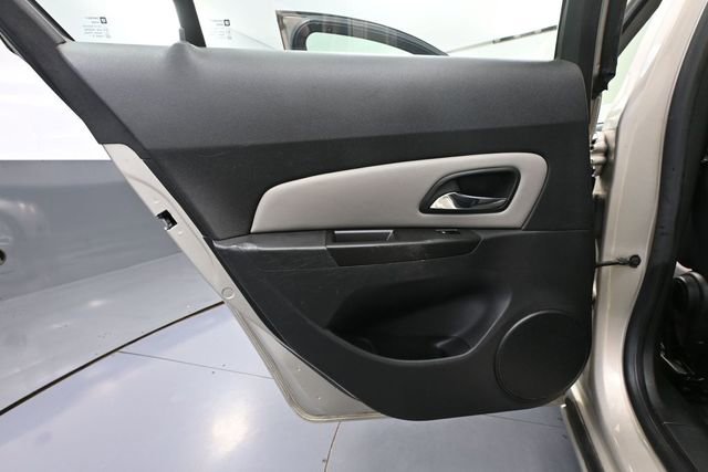 Used 2013 Chevrolet Cruze LS FWD image 31