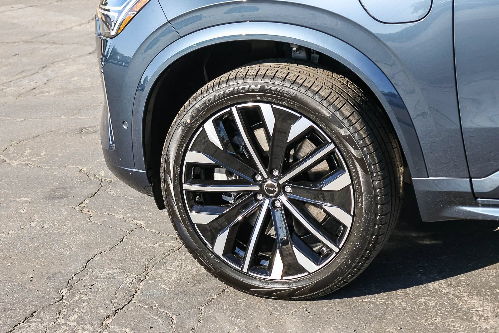 New 2026 Volvo XC90 T8 Ultra w/ Protection Package AWD/4WD image 9