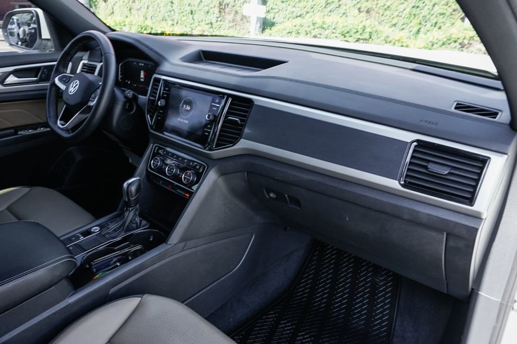 Used 2023 Volkswagen Atlas Cross Sport SE image 45