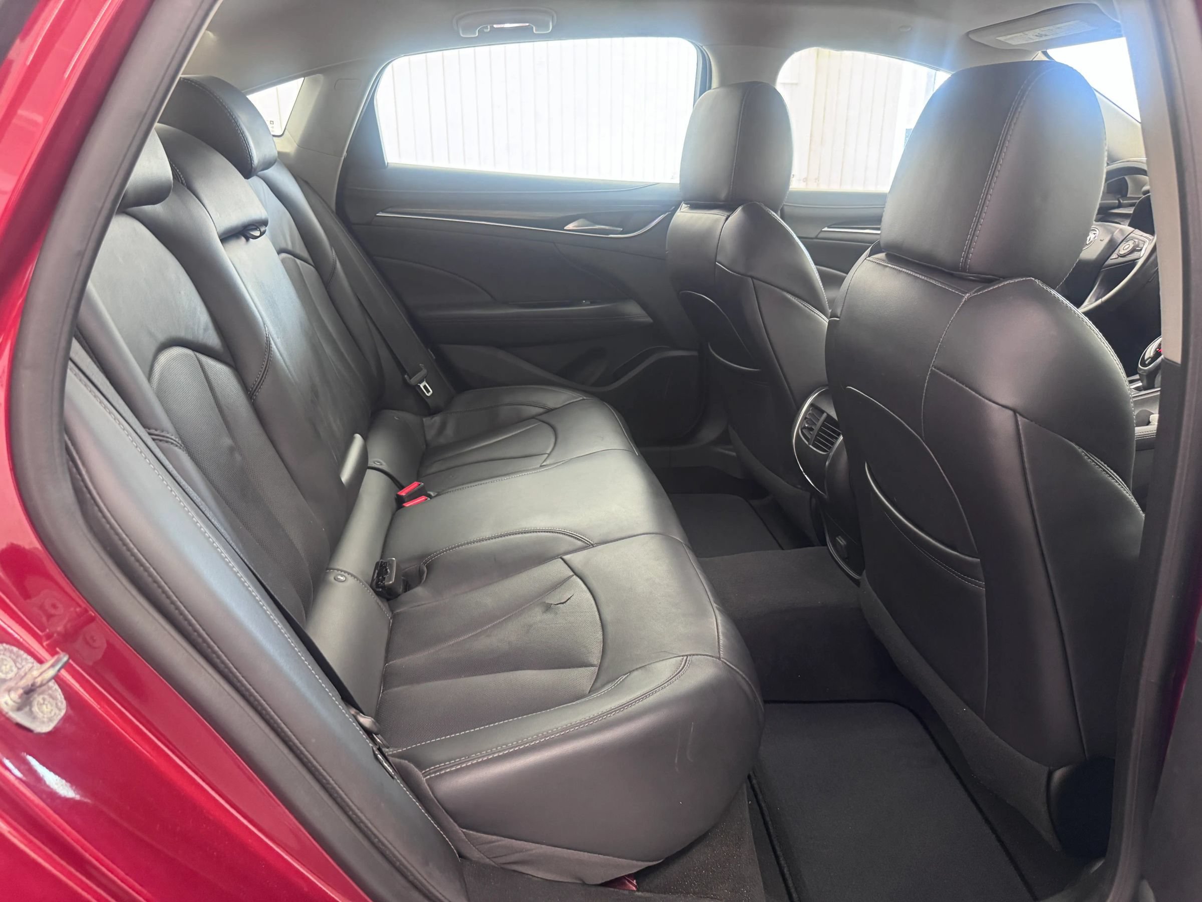 Used 2018 Buick LaCrosse Essence FWD image 11