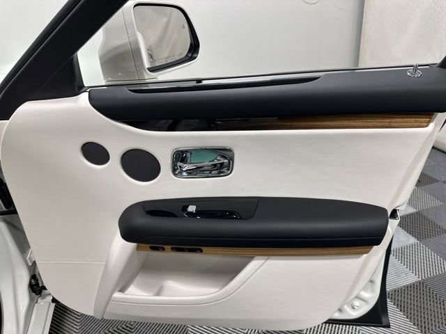 Used 2023 Rolls-Royce Ghost image 35