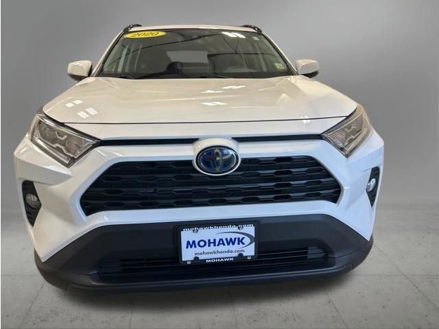 Used 2020 Toyota RAV4 XLE w/ Convenience Package image 2
