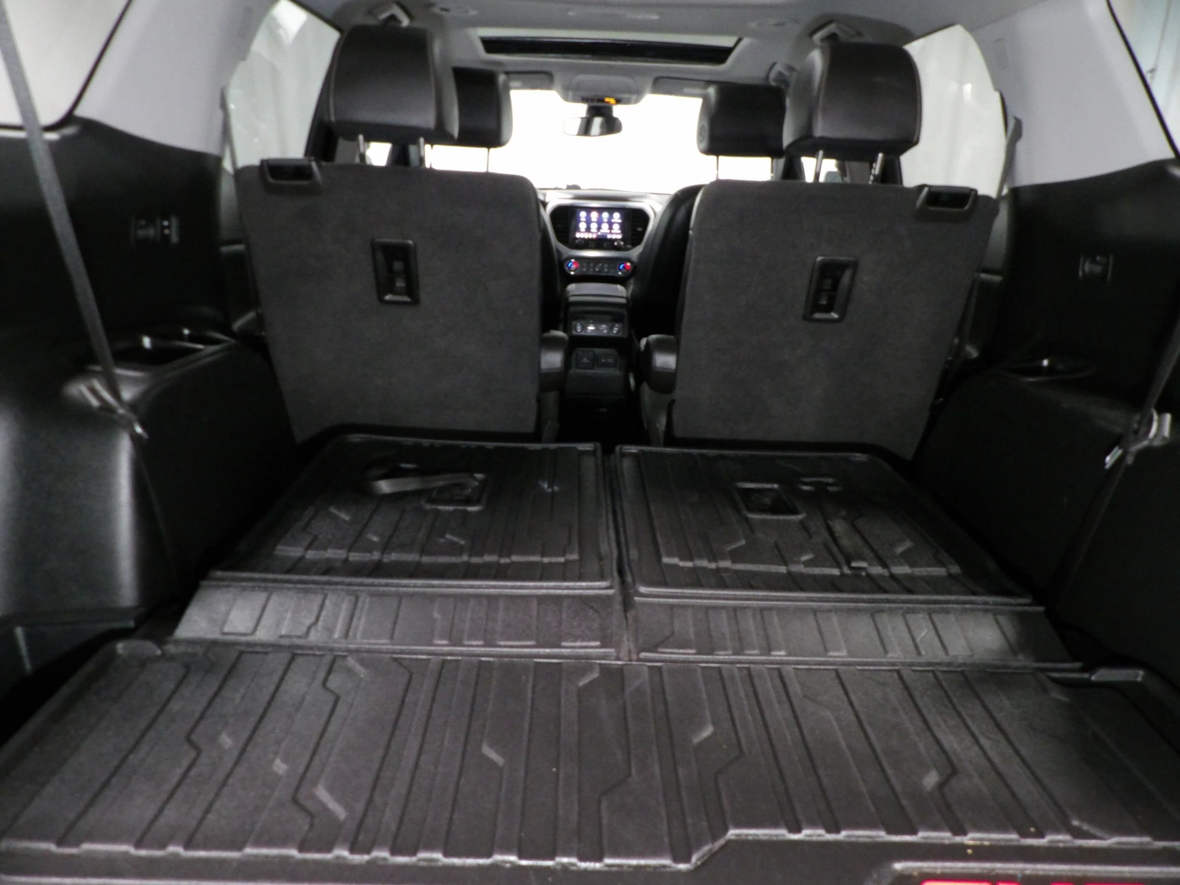 Used 2022 GMC Acadia SLT w/ Preferred Package AWD/4WD image 9
