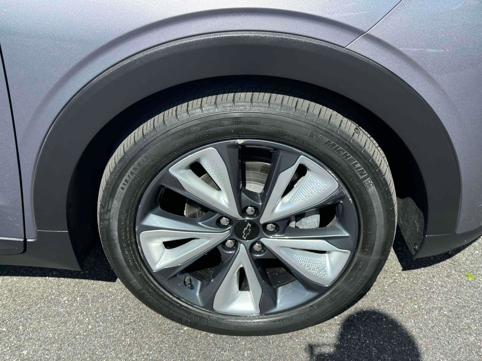 Used 2022 Chevrolet Bolt EUV LT w/ Convenience Package image 8