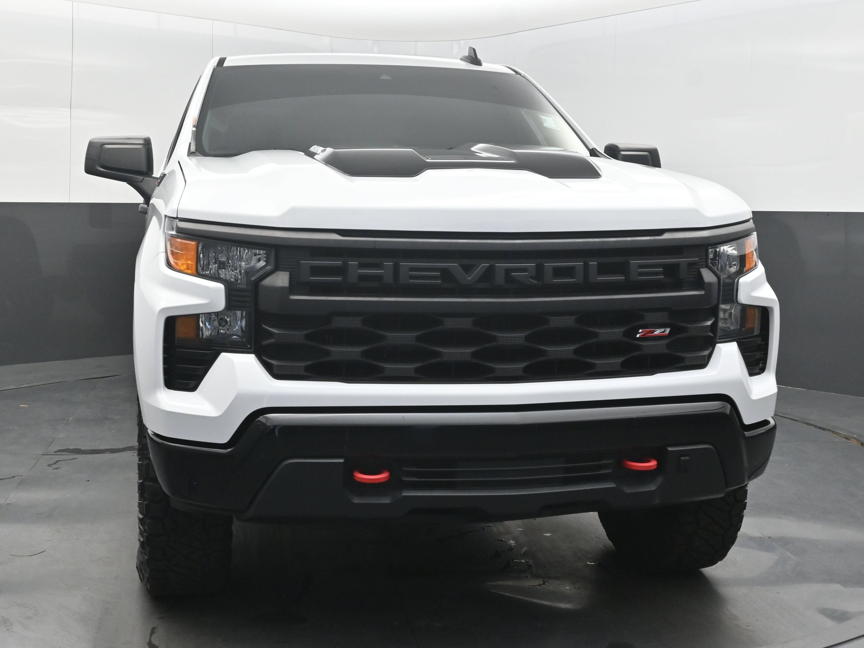 Used 2022 Chevrolet Silverado 1500 Custom Trail Boss w/ LPO, Dark Essentials Package AWD/4WD image 3