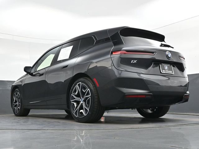 Used 2022 BMW iX xDrive50 AWD/4WD image 31