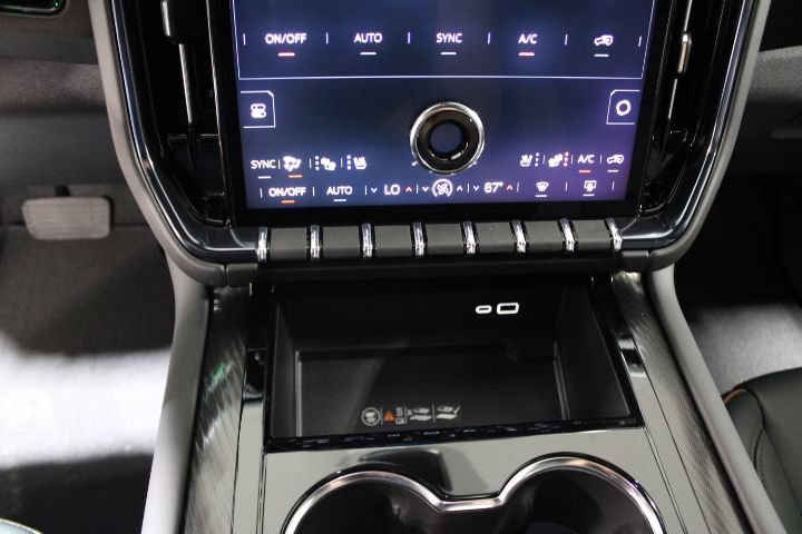 New 2026 GMC Yukon XL AT4 w/ AT4 Premium Plus Package AWD/4WD image 35