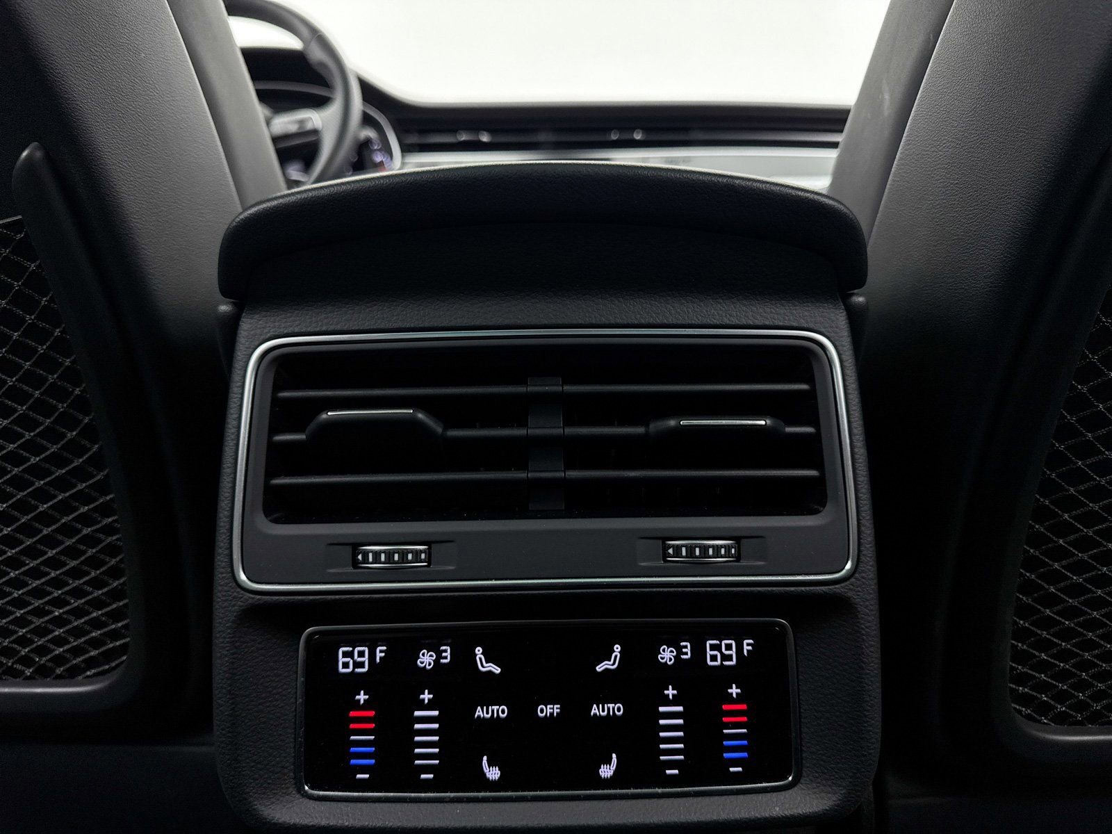 Used 2023 Audi SQ8 Prestige image 35