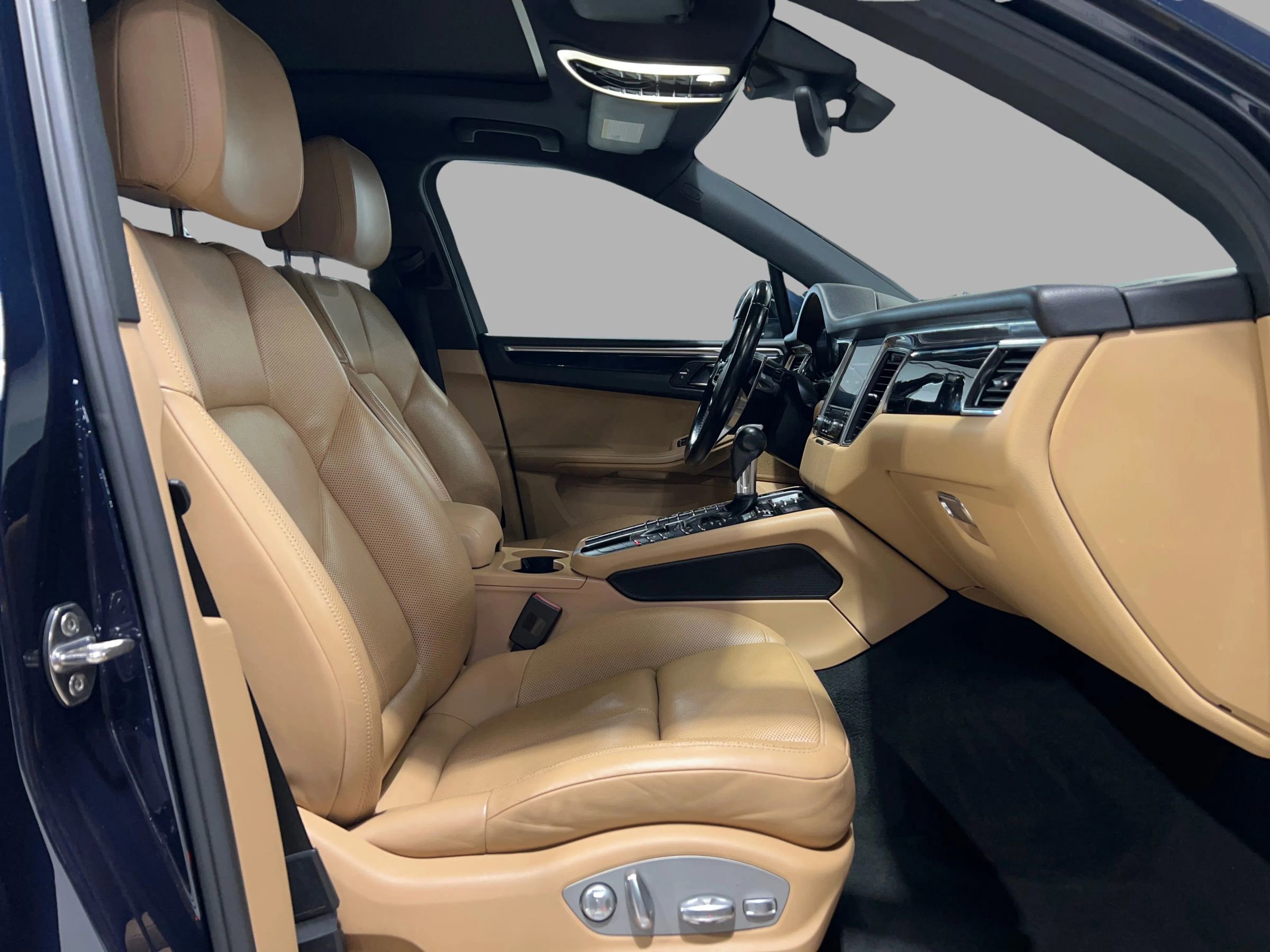 Used 2017 Porsche Macan S image 18