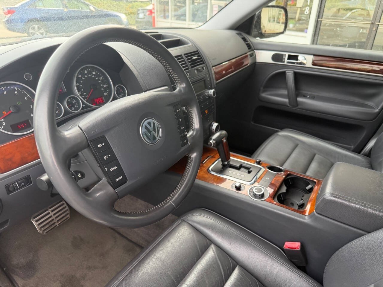 Used 2004 Volkswagen Touareg V8 AWD/4WD image 29