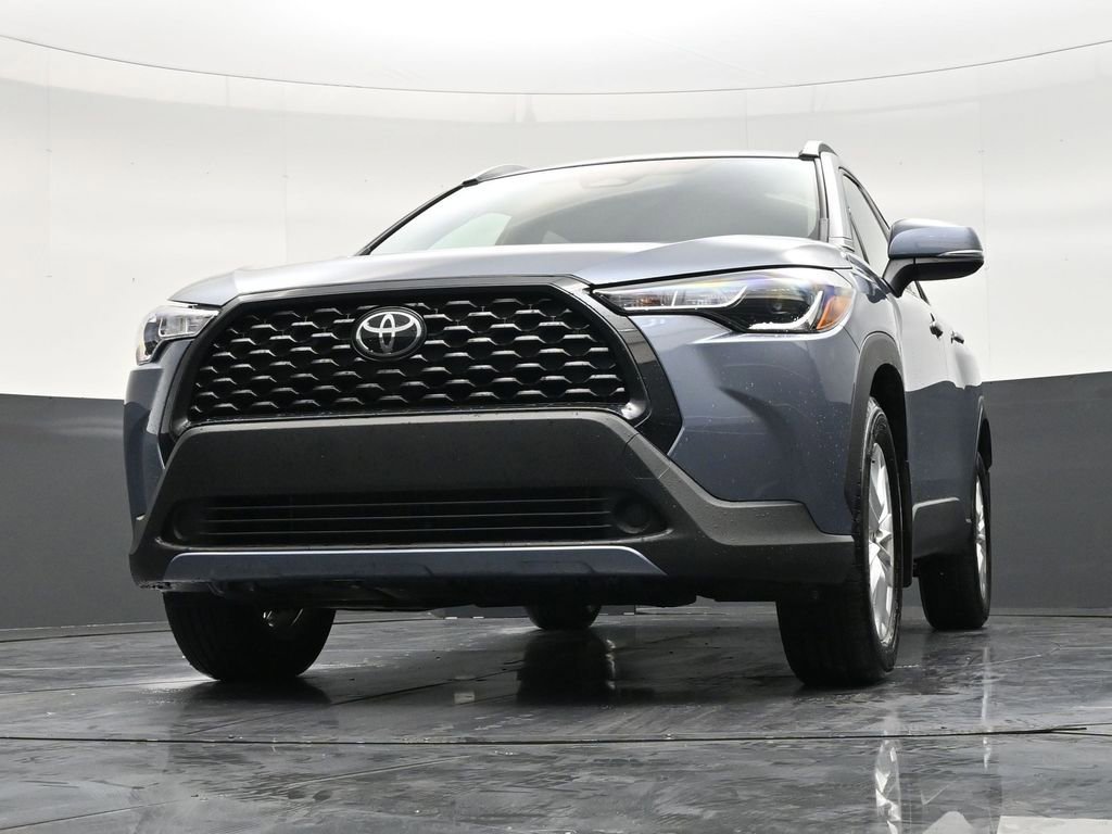 Used 2024 Toyota Corolla Cross LE image 27