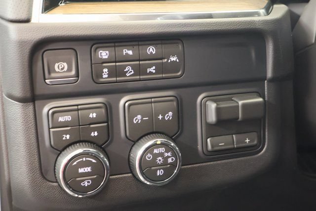 New 2026 Chevrolet Suburban High Country AWD/4WD image 16