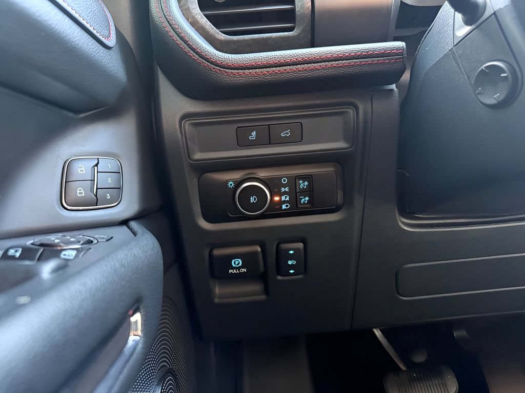 Used 2024 Ford Expedition Limited AWD/4WD image 19