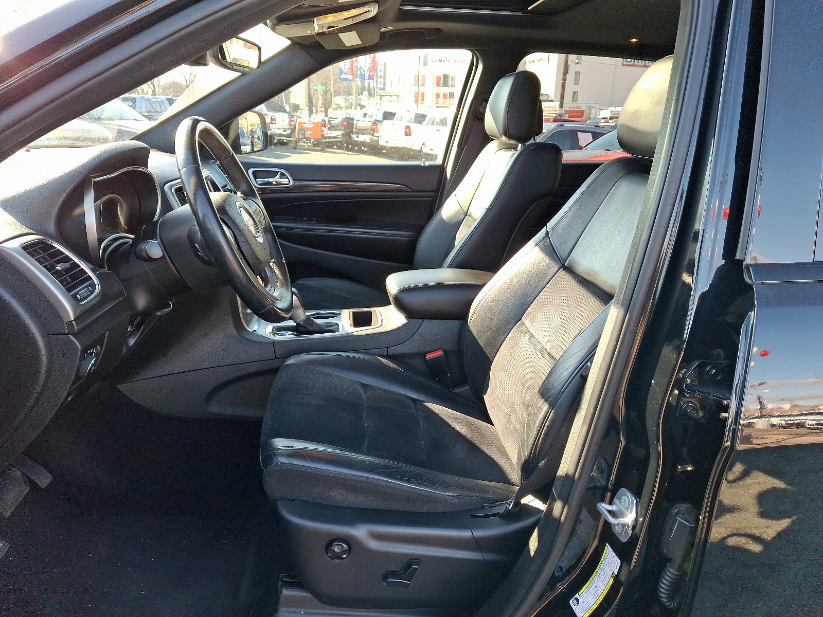 Used 2018 Jeep Grand Cherokee Altitude image 13
