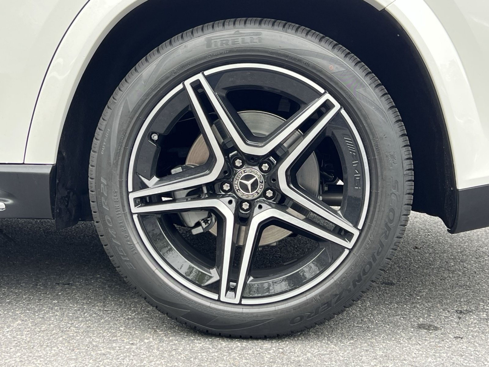 New 2026 Mercedes-Benz GLS 450 4MATIC image 17