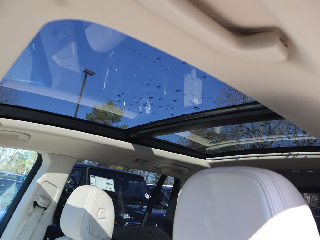 Used 2023 Mercedes-Benz GLS 450 4MATIC image 14