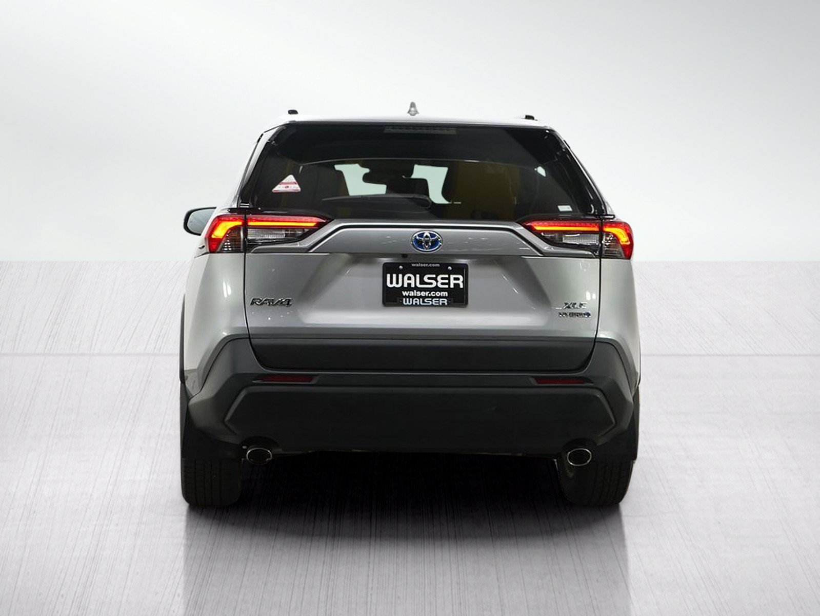 Used 2021 Toyota RAV4 XLE w/ XLE Grade Weather Package AWD/4WD image 4