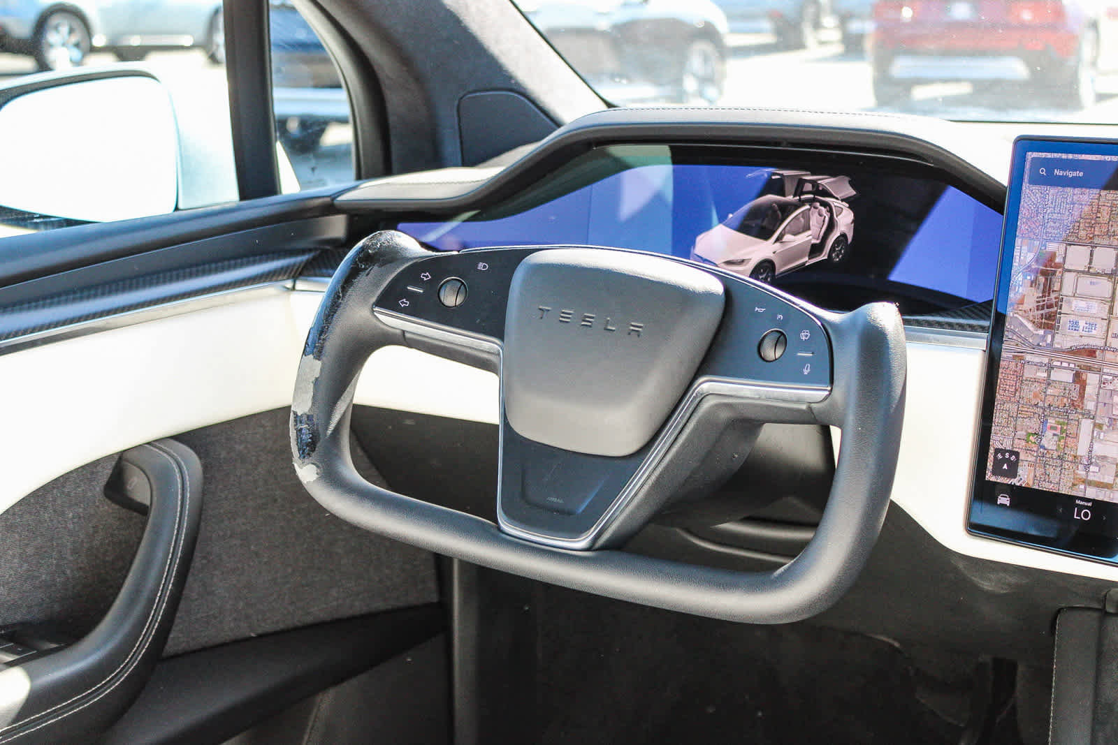 Used 2022 Tesla Model X Plaid image 14