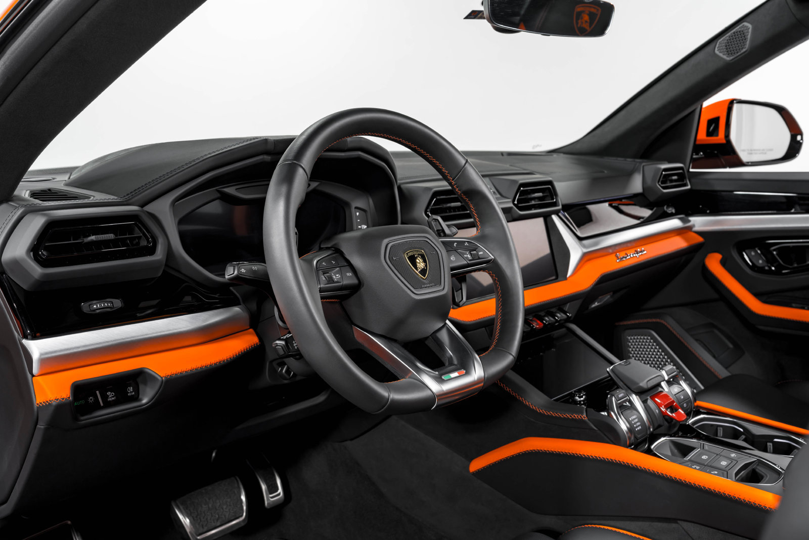 Used 2025 Lamborghini Urus S AWD/4WD image 13