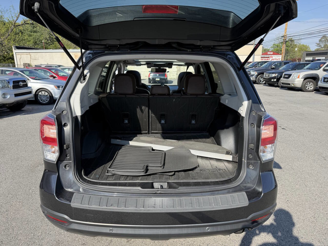 Used 2017 Subaru Forester 2.5i Touring AWD/4WD image 26