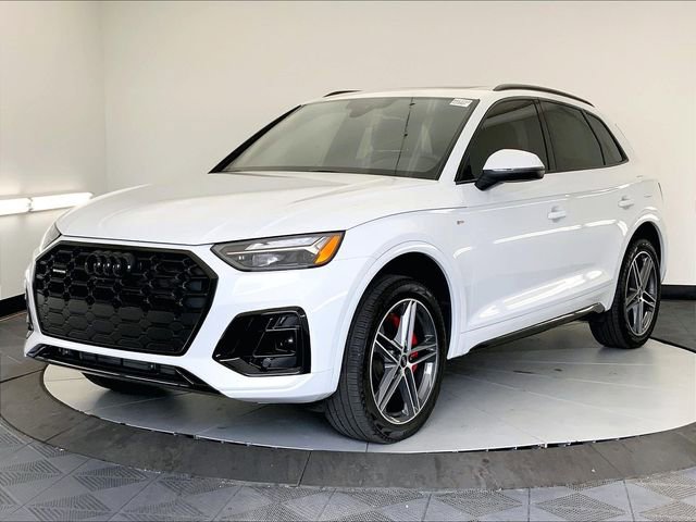 Used 2025 Audi Q5 e Premium Plus w/ Premium Plus Package image 2