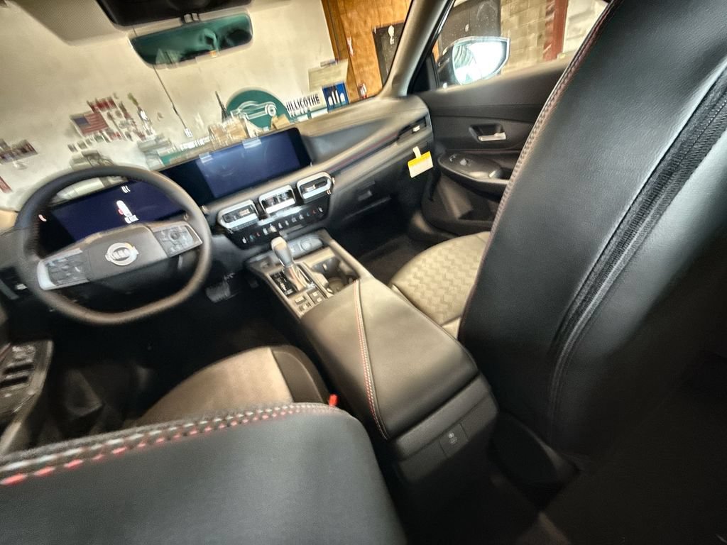 New 2026 Nissan Sentra SR w/ SR Premium Package FWD image 23