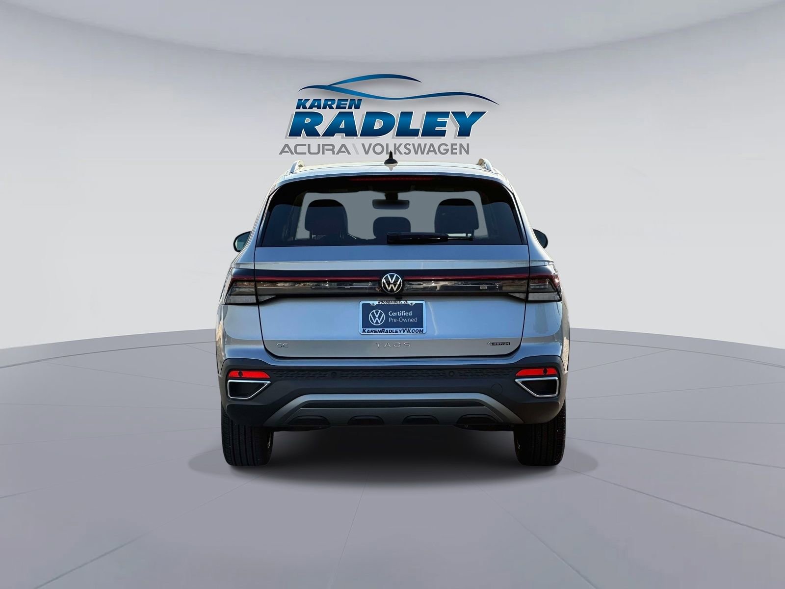 Used 2025 Volkswagen Taos SE AWD/4WD image 3