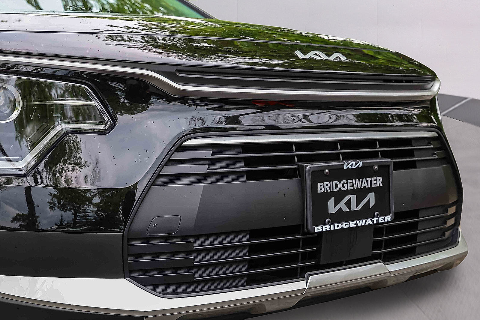 Certified 2025 Kia Niro EX w/ EX Cold Weather Package FWD image 28
