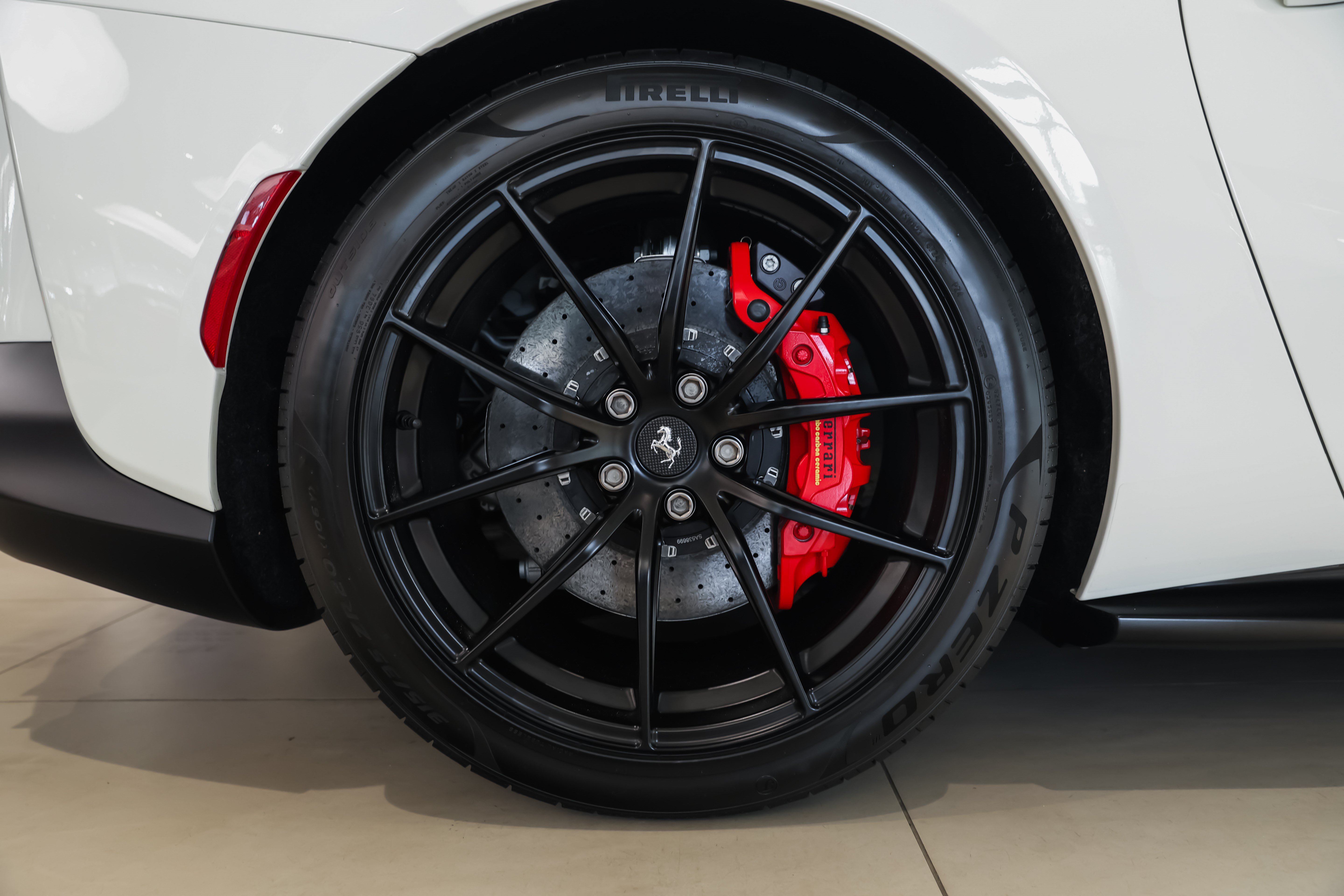 Used 2021 Ferrari 812 GTS RWD image 25